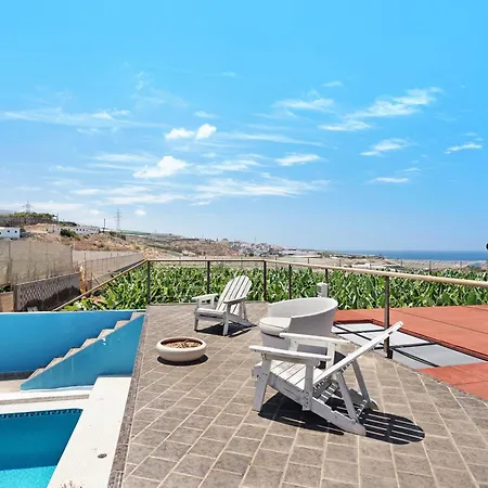 Сasa de vacaciones La Calabacera Casa Roja Con Piscina By Paramount Holidays *